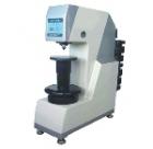 TH600布氏硬度計采用布氏硬度(BRINELL)測量原理，可進行布氏硬度測量，適用于未經淬火鋼、鑄鐵、有色金屬及質地較軟的軸承合金等材料。測定硬度范圍：8~650HBW.