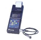 采用了磁性和渦流兩種測厚方法，可無損地測量磁性金屬基體( 如鋼、鐵、合金和硬磁性鋼等 )上非磁性覆蓋層的厚度(如鋁、鉻、銅、琺瑯、橡膠、油漆等)及非磁性金屬基體(如銅、鋁、鋅、錫等)上非導電覆蓋層的厚度(如:琺瑯、橡膠、油漆、塑料等)。