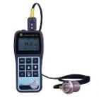 測(cè)量范圍：5.0mm～40.0mm（鑄鐵）5～300.0mm（鋼）;顯示分辨率：0.1mm;測(cè)量精度：±（1%H+0.1）mm H為被測(cè)物實(shí)際厚度;適合測(cè)量金屬、塑料、陶瓷、玻璃及其他任何;超聲波的良導(dǎo)體的厚度

