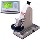 阿貝折射儀適用于衡量液體及固體樣本，例如玻璃片、塑料玻璃、塑料片與其它固態(tài)膠卷。
