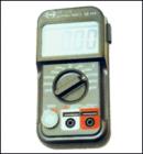 YF-150  數字電容表.顯示:3 1/2數位配0.86"(22mm)LCD,量程：0.1pF～20mF(即20000uF),檔位與精度：200P ±(0.5%rdg+1dgt+0.5pF)  2000P/20n/200n/2u/20u/200u ±（0.5%rdg+3dgt)  20MF ±(2%+1dgt),準確度:0.5%/自動調零功能
