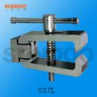 SJJ-08實驗夾具 ,適用范圍：各種線纜、玻璃、皮革、各種電器元件等材料的拉力、破壞力、插撥力的測試。 最大負荷：500N
 
