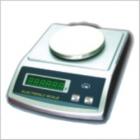 YP10002電子天平,具備多種計(jì)量單位轉(zhuǎn)換，記數(shù)功能及動(dòng)物稱重功能。交直流兩用，便于攜帶和野外操作?？裳b置RS232C 輸出接口。稱量范圍:0-1000g.可讀性:10mg.稱盤尺寸:ф130mm.電源:交直流電兩用
