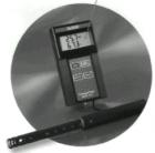 8612型 溫濕度表理想的測量溫度，濕度和露點的儀表。包含一個帶有螺旋線的探針，可便捷的伸到太熱和太冷的槽、及類似極難觸及的區(qū)域進行測量。濕度:5-95%RH.溫度:0-60℃.露點:-15-49℃ 