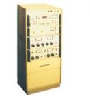 SB861型精密交直流電源 由YS106B型單相程控工頻功率電源，YJ85型高穩(wěn)定度直流穩(wěn)壓源，YJ86型高穩(wěn)定度直流穩(wěn)流源和機(jī)柜組成組合抽屜式。