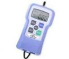 FGP-20數(shù)字測(cè)力儀測(cè)量范圍：±200.0N (±20.00kg),分辨率0.1 N/0.01kg;很強(qiáng)的數(shù)據(jù)編集能力 具有完善的數(shù)據(jù)管理功能;接口采用普通的USB接口;有連續(xù)存儲(chǔ)，單獨(dú)存儲(chǔ)，標(biāo)準(zhǔn)存儲(chǔ)三種方式;單位:N,kg(g),lb(ob)數(shù)值顯示可上下翻轉(zhuǎn)