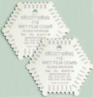 Elcometer 112AL沖壓鋁制濕膜梳用于測量濕膜厚度。 由于是用鋁材料沖壓而成，故精確度不如P.126的高精度測量儀。每包共有10片濕膜梳，每片上一面為公制量程（25~3000μm），另一面為英制量程（1~118mils）。