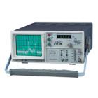 掃頻式超外差頻譜分析儀采用電掃描在頻率范圍內(nèi)調(diào)諧，其頻譜的頻率分量隨著時間依次采樣出來。所以，掃描調(diào)諧頻譜分析儀可以顯示周期信號和隨機信號。

AT5010B頻譜分析儀頻率超出1GHz(0.15~1050MHz)有粗調(diào)和細調(diào)調(diào)節(jié)中心頻率，加上100KHz／格~100MHz/格掃頻寬度選擇，組成簡易的頻域測量。一個6寸CRT,8×10分格內(nèi)刻度LED顯示可選為中心頻率或標記頻率讀數(shù)。
