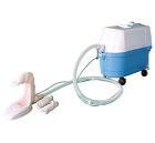 體潔器的功能如下:

1. 能為長(zhǎng)期臥床的病人,實(shí)現(xiàn)不用下床便能輕松完成洗頭的工作.特制噴頭可將頭發(fā)吸入噴頭內(nèi)部進(jìn)行清洗,并能做到邊洗邊清潔.有效防止弄濕被單給患者和家人帶來的不便.

2. 特制噴頭同樣可以進(jìn)行患者身體清潔的工作,做到邊噴邊洗,整個(gè)過程在噴頭內(nèi)部完成.

3. 對(duì)患有褥瘡的患者,本機(jī)器可以隨時(shí)用來為患者清洗患病部位,從而減輕患者痛苦.

4. 意識(shí)清醒者或護(hù)理專員可以在床上輕松處理患者小便.機(jī)器帶有線控裝置,整個(gè)過程輕松,便捷.